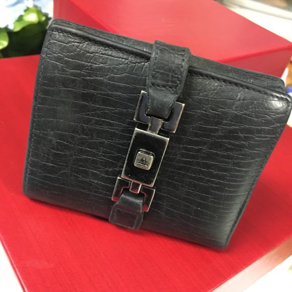 Classic GUCCI Bi-fold Wallet - Picture 1 of 8